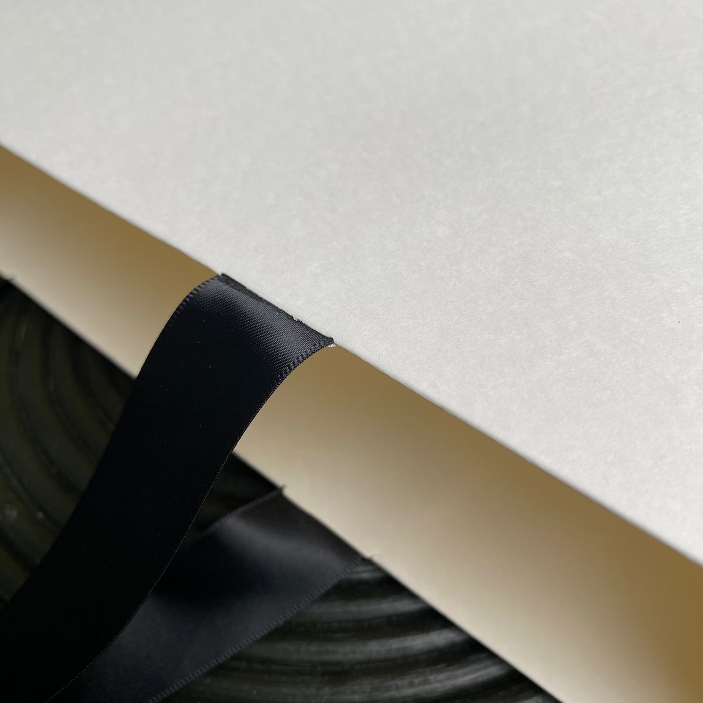 Set of 50 White Kraft Paper Bags (38x28x10cm) – Handcrafted Satin Ribbon Handles