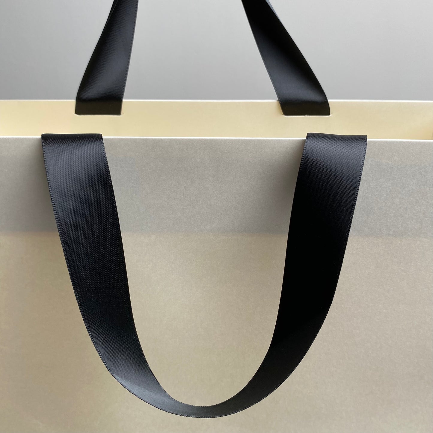 Set of 50 White Kraft Paper Bags (29.5x23x9cm) – Handcrafted Satin Ribbon Handles