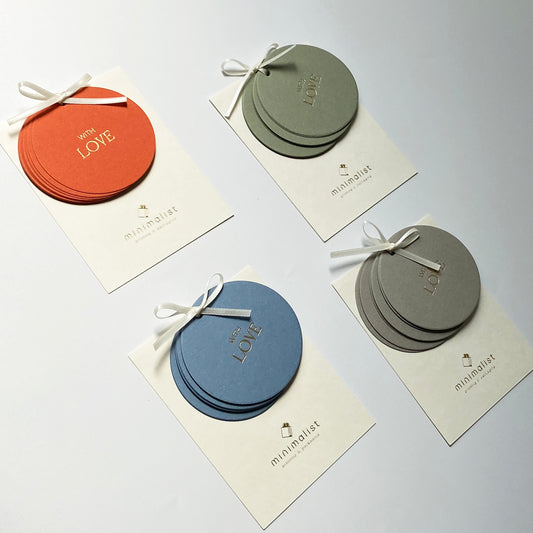 Premium Art Paper Gift Tags – Set of 10 Round Tags (6cm) with Hot-Foil “WITH LOVE” – Minimalist Style for Gift Bags & Packaging