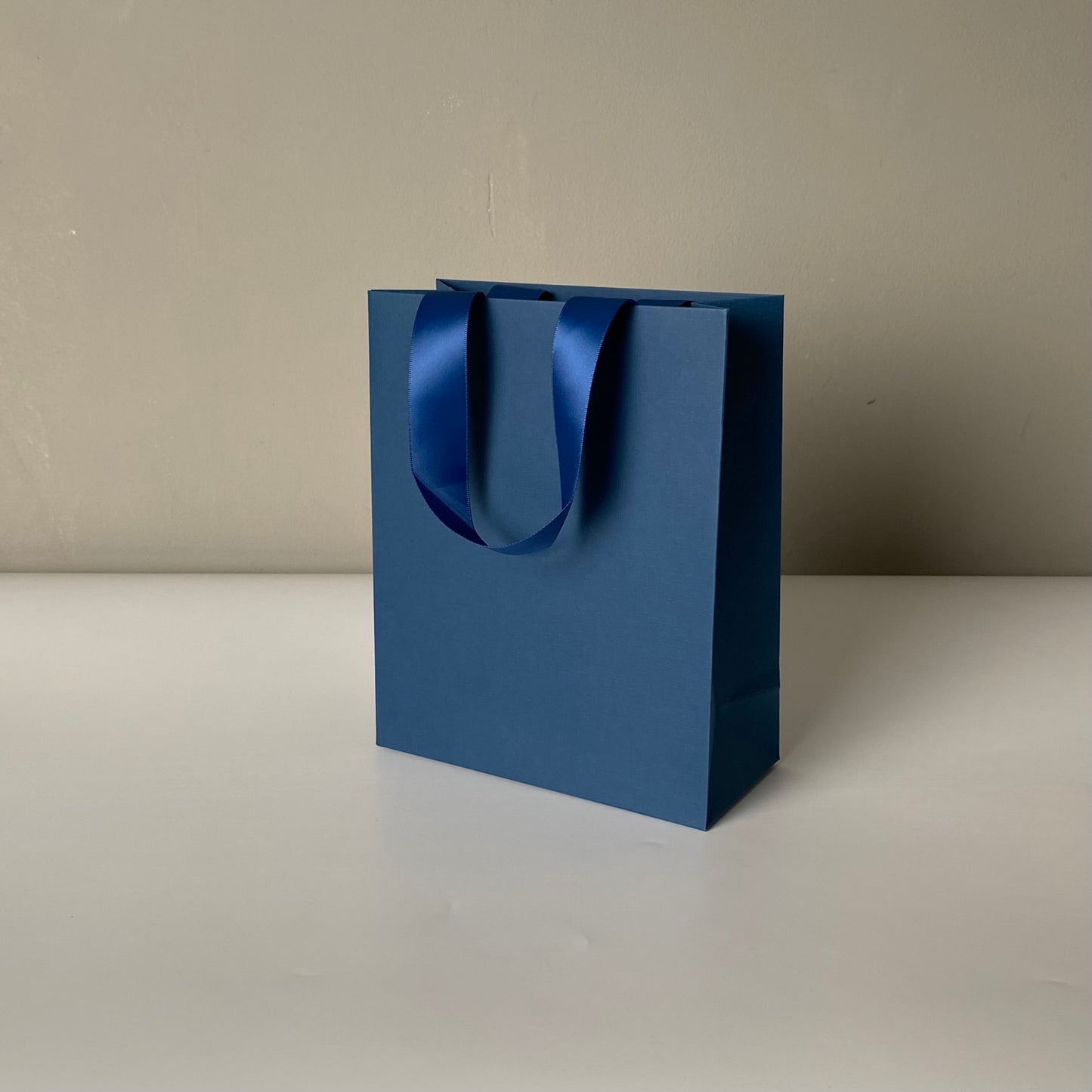 100 Premium Paper Bags (18 × 22 × 8 cm) with Custom Logo